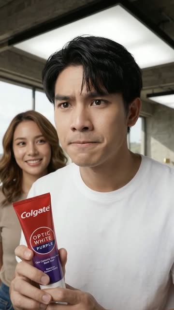 ซีน 3 REVEAL ตัวละครชายถือหลอดยาสีฟันโชว์ต่อกล้อง